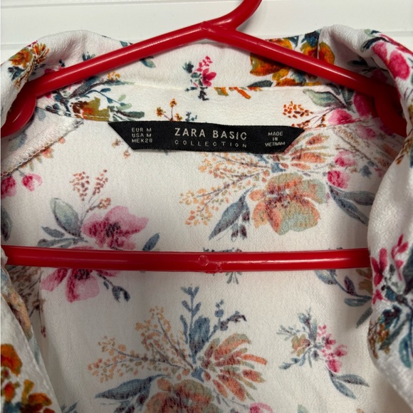 Flowery top - Picture 2 of 2